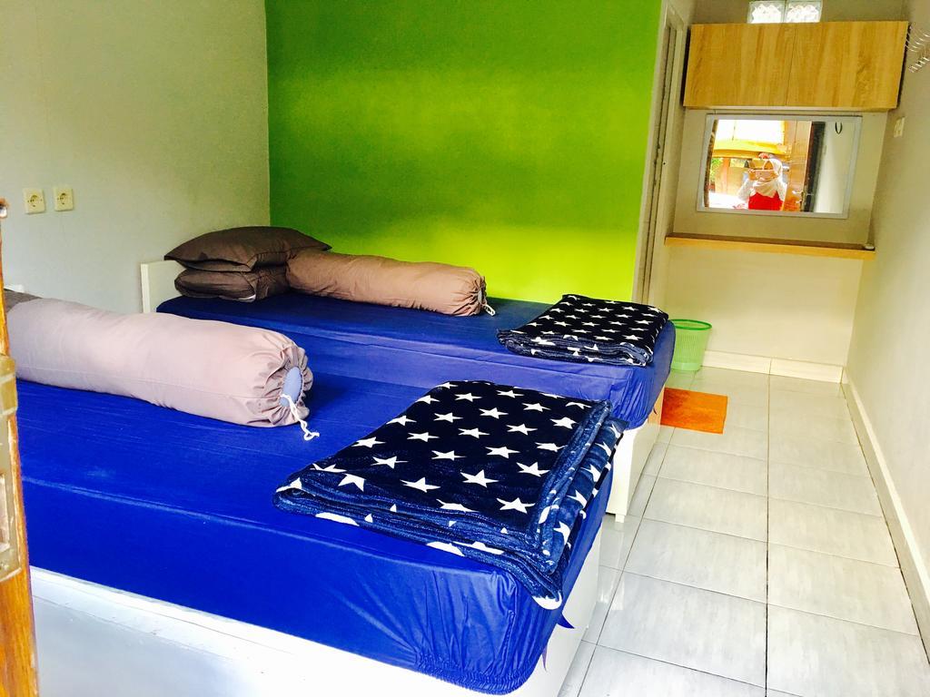 Guest House Rumah Lombok Syariah มาตารัม ภายนอก รูปภาพ