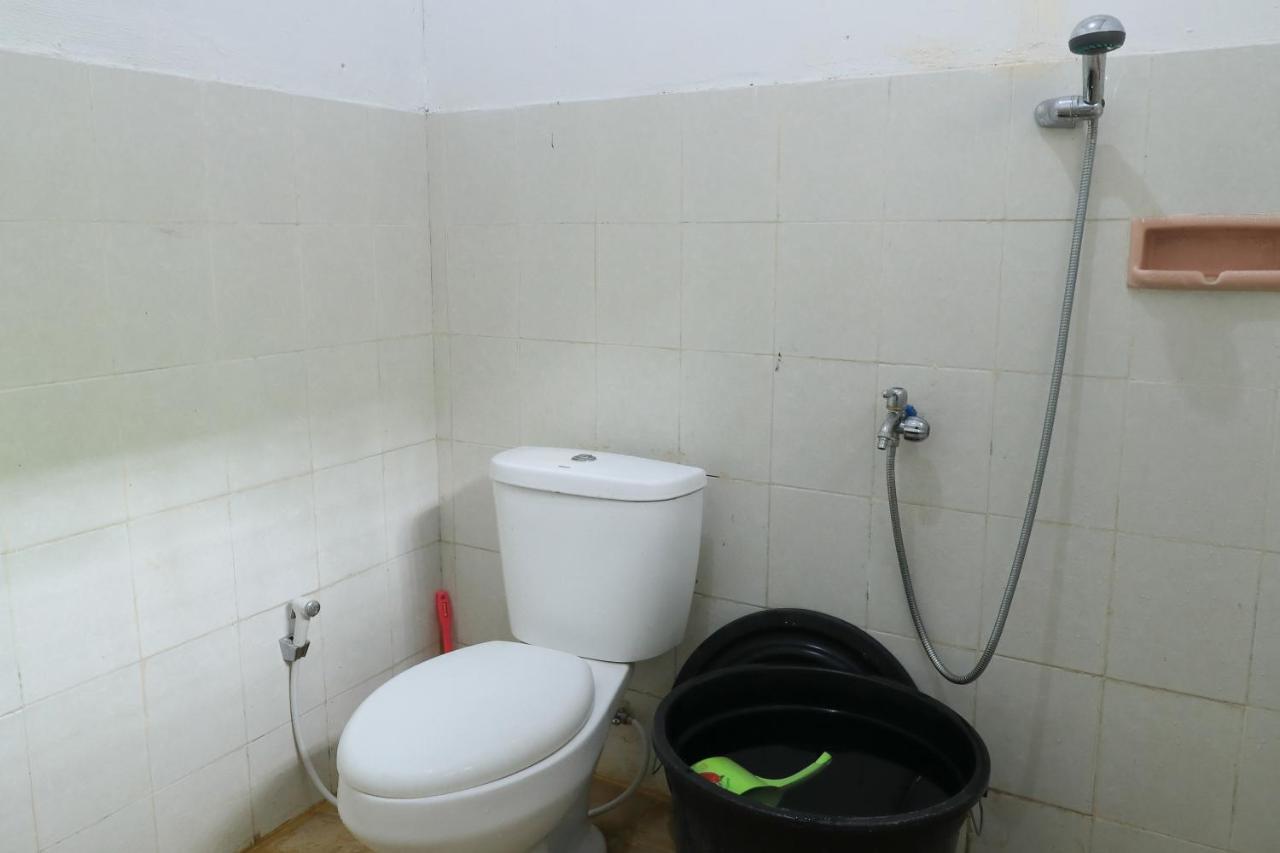 Guest House Rumah Lombok Syariah มาตารัม ภายนอก รูปภาพ