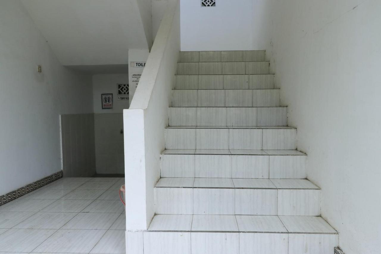 Guest House Rumah Lombok Syariah มาตารัม ภายนอก รูปภาพ