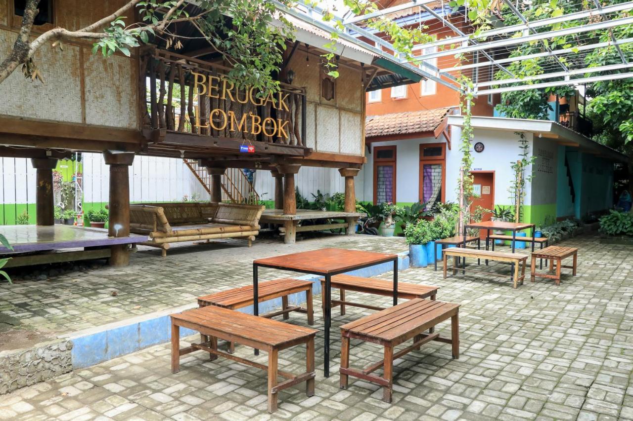 Guest House Rumah Lombok Syariah มาตารัม ภายนอก รูปภาพ