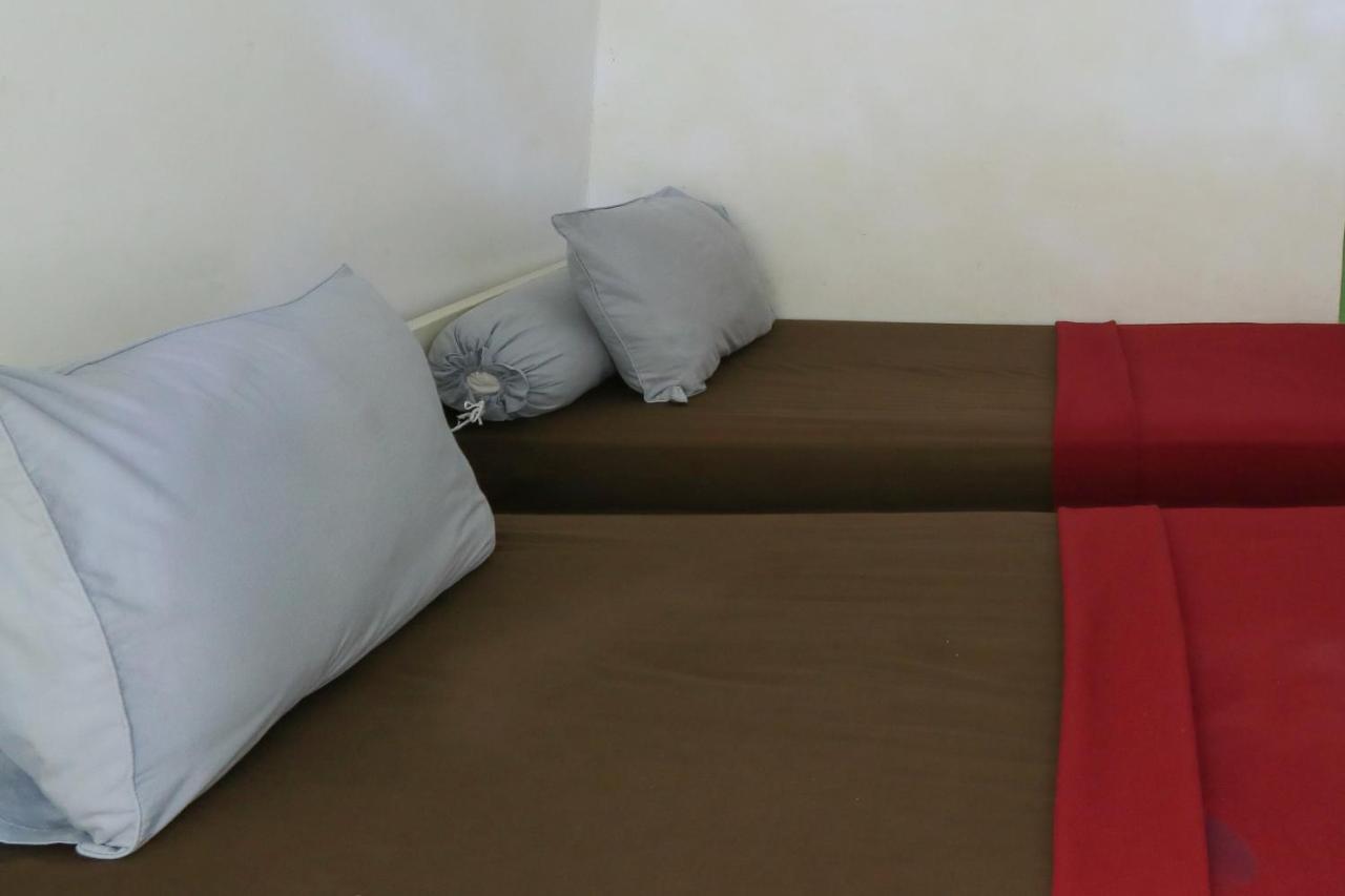 Guest House Rumah Lombok Syariah มาตารัม ภายนอก รูปภาพ