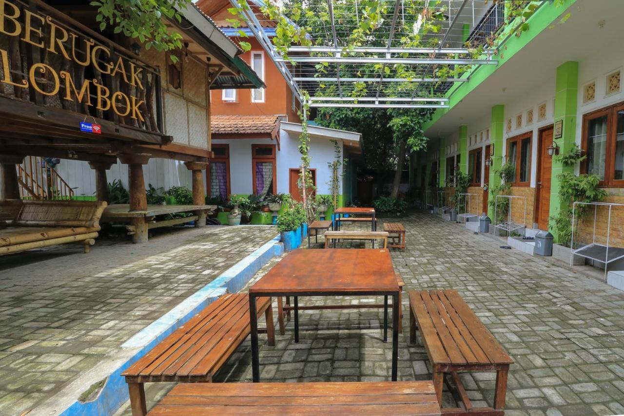 Guest House Rumah Lombok Syariah มาตารัม ภายนอก รูปภาพ