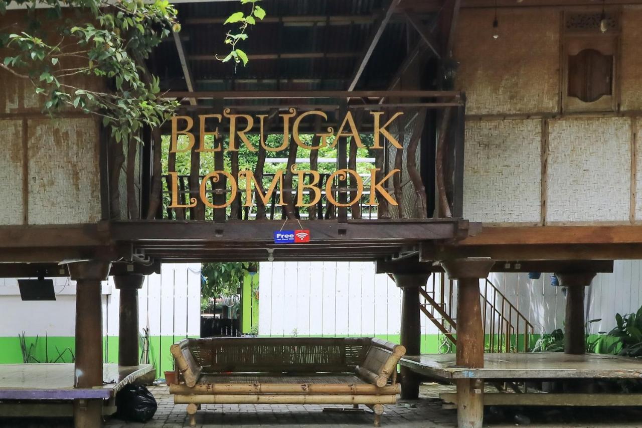 Guest House Rumah Lombok Syariah มาตารัม ภายนอก รูปภาพ